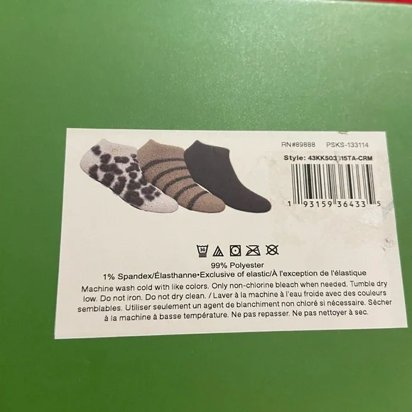 lNWT! ♠️ kate spade 3-pair gift set cozy low socks. Limited edition KS gift box! - Picture 13 of 15